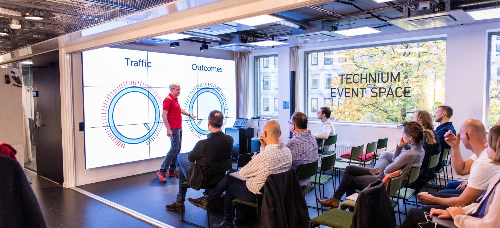 Batch 3 of Nordic Scalers watching a presentation