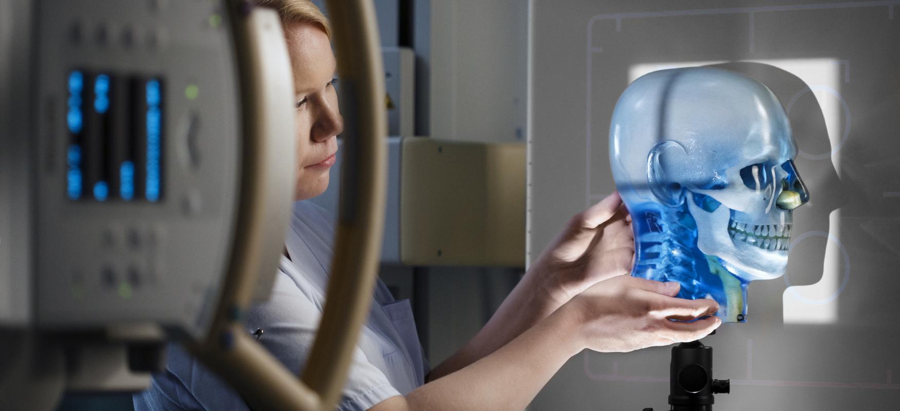 Scanning of a head made of glass