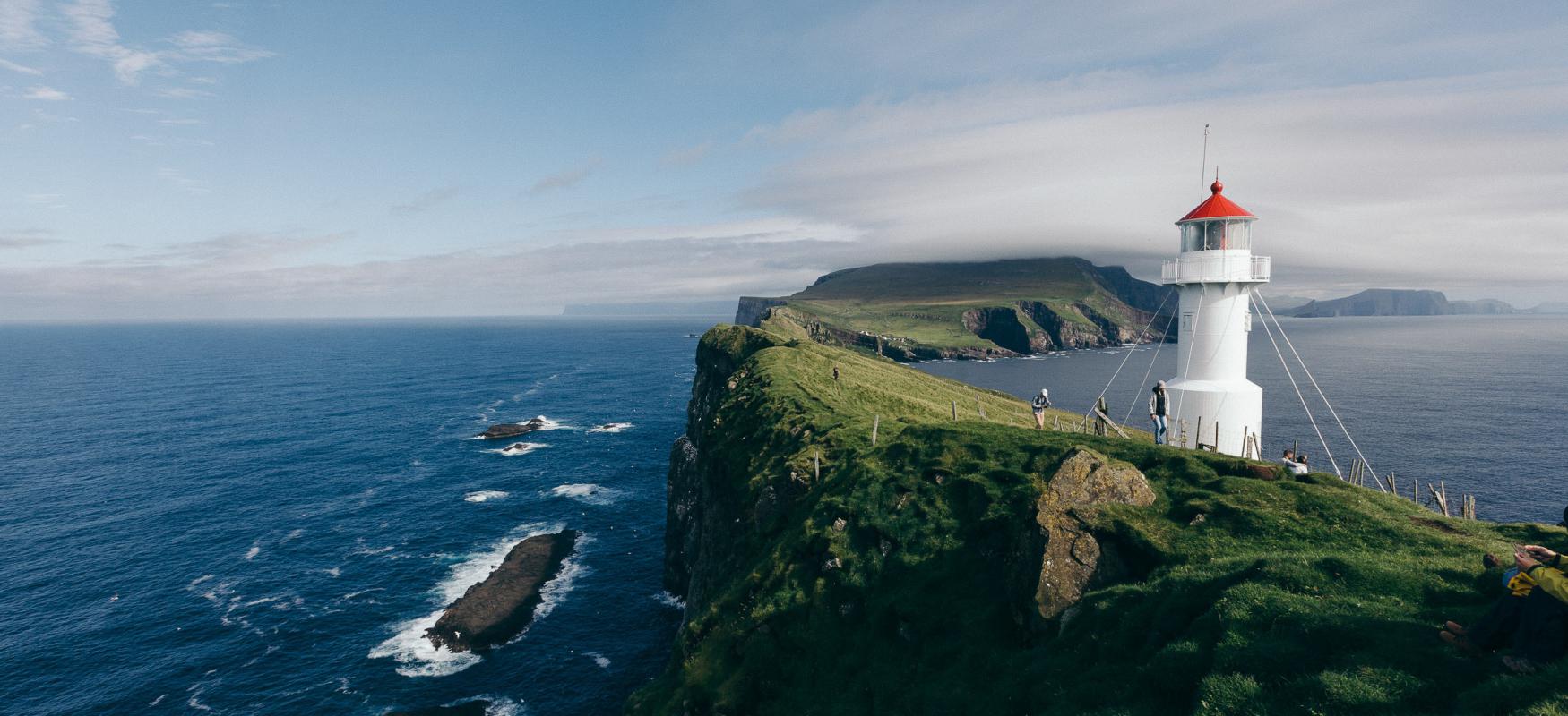 Picture of lighthouse on the Faroe Islands, picture by philipp waldhauer unsplash 